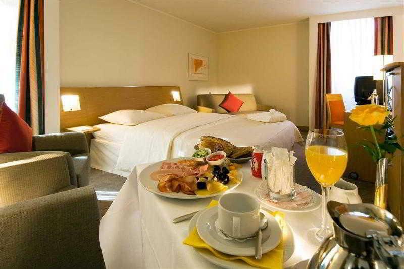 Dorint Hotel Wuerzburg Bagian luar foto
