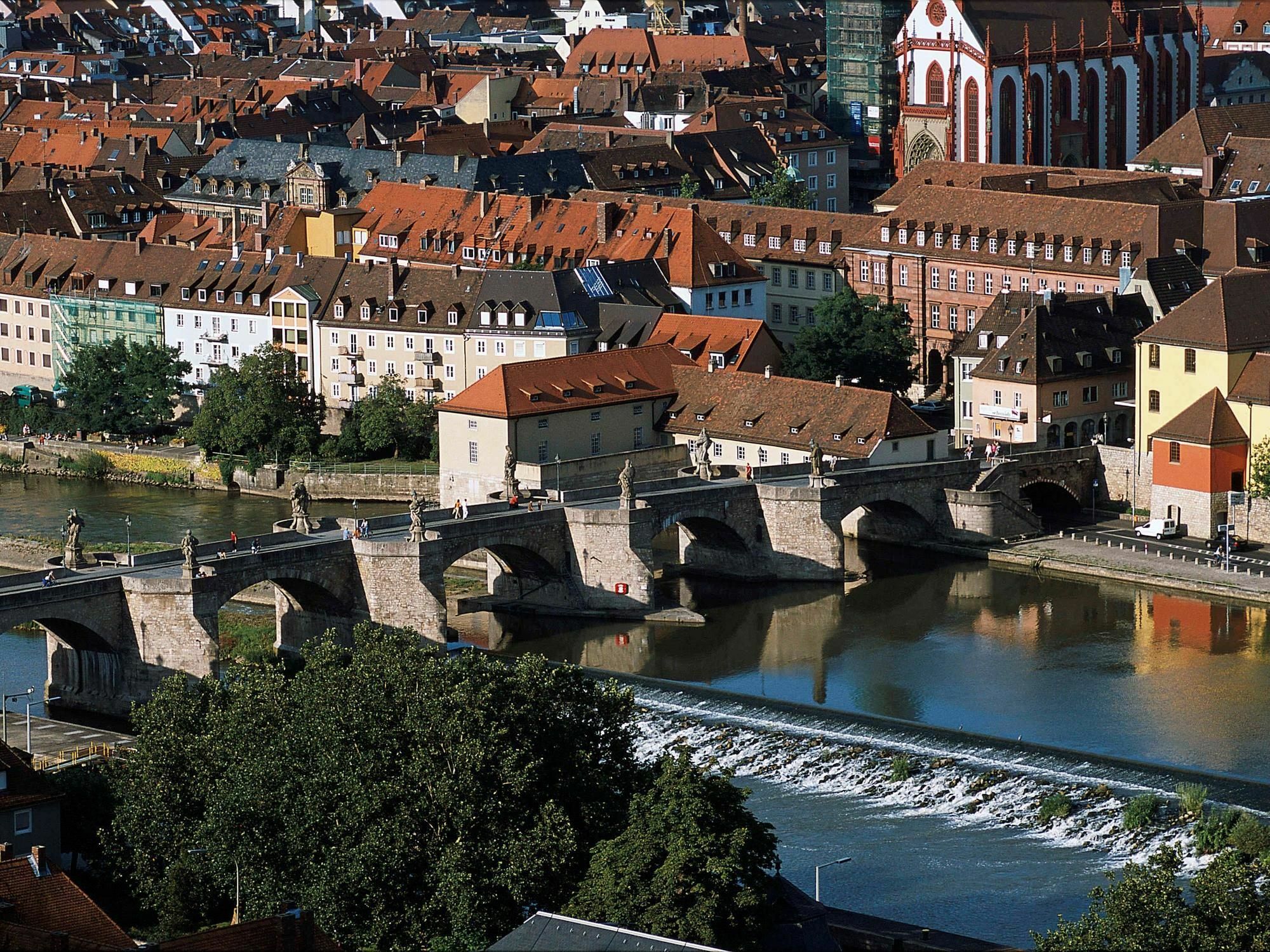 Dorint Hotel Wuerzburg Bagian luar foto